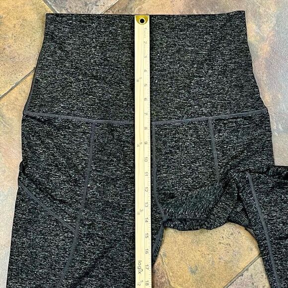 Maacie Maternity Gray Athletic Cropped Pants Medium - Picture 4 of 9